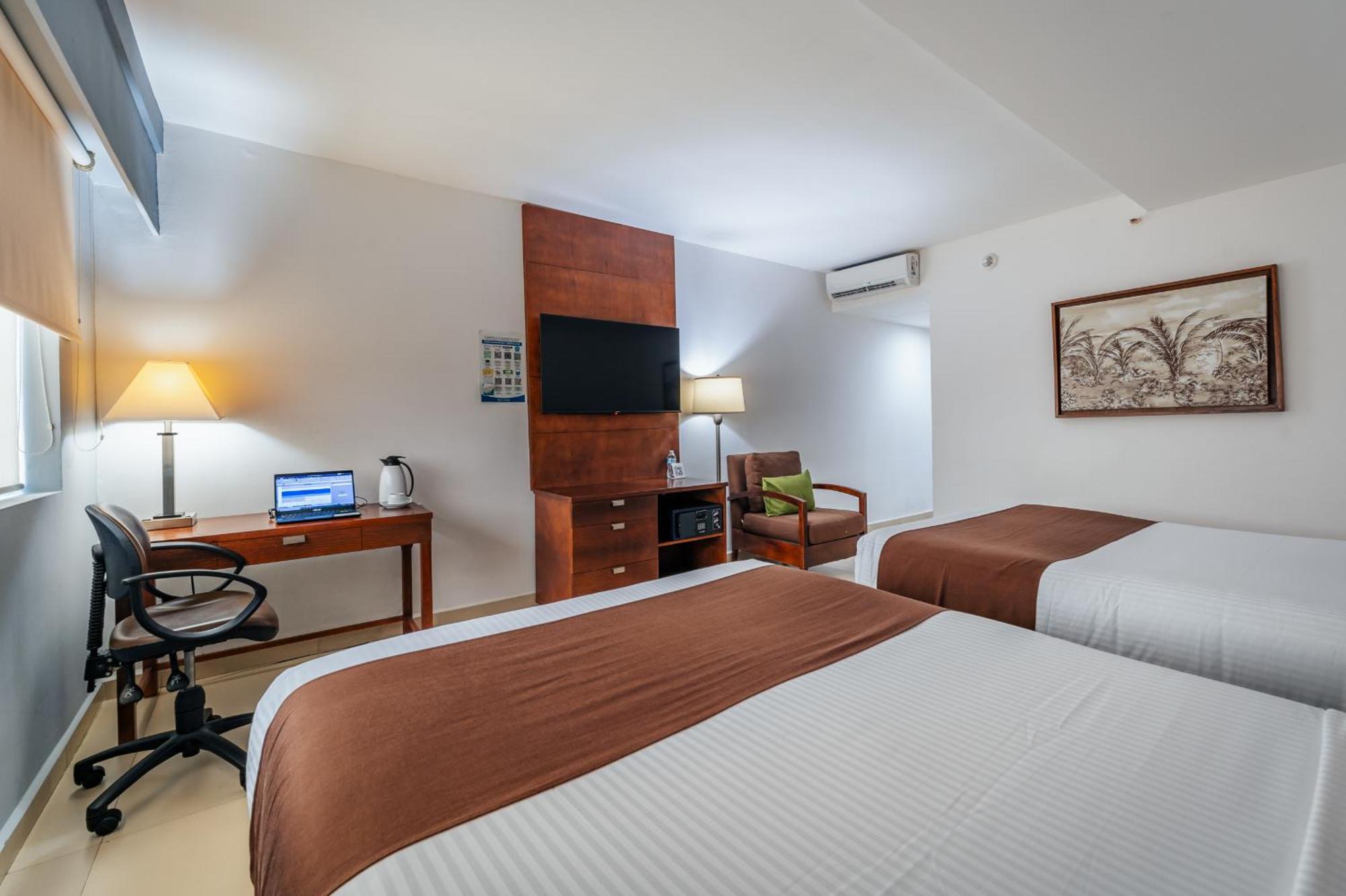 Hotel La Venta Inn Villahermosa Bagian luar foto