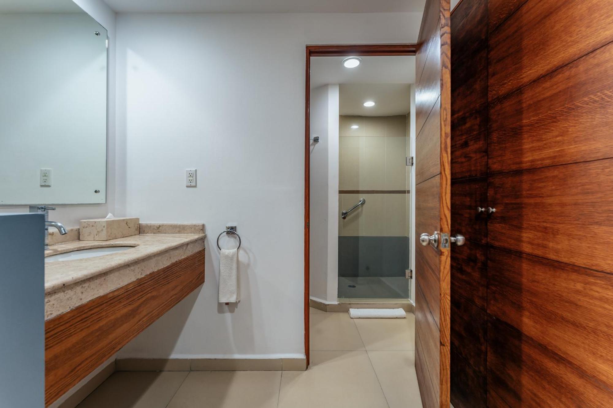 Hotel La Venta Inn Villahermosa Bagian luar foto